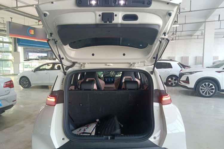 比亚迪 海鸥 2023款 自由版机舱底盘23