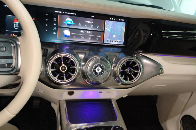 超境汽车 共创坦克300 2021款 2.0T 赛博坦克局部细节16