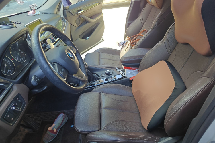 宝马X1 2018款 sDrive18Li 尊享型中控内饰19