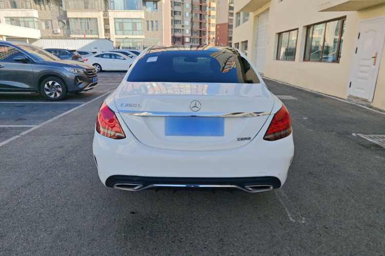 奔驰C级 2021款 C 260 L 运动版车身外观6