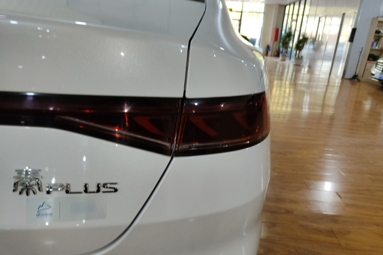比亚迪 秦PLUS 2023款 冠军版 EV 420KM超越型车身外观9