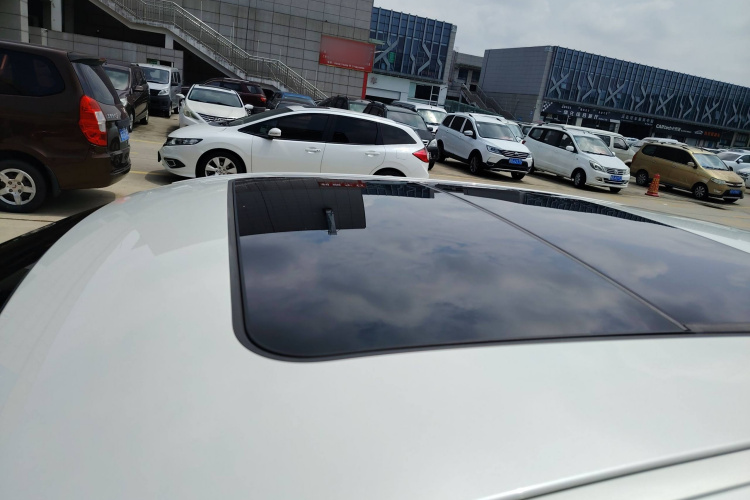 宝马X2 2020款 sDrive25i 领先型M越野套装车身外观57