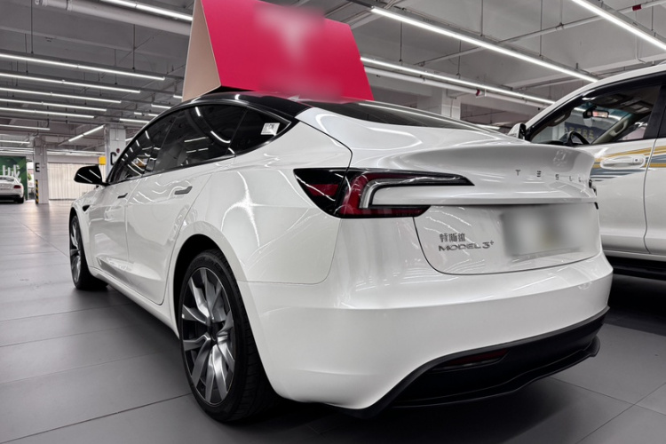 特斯拉 Model 3 2023款 长续航全轮驱动版车身外观6004