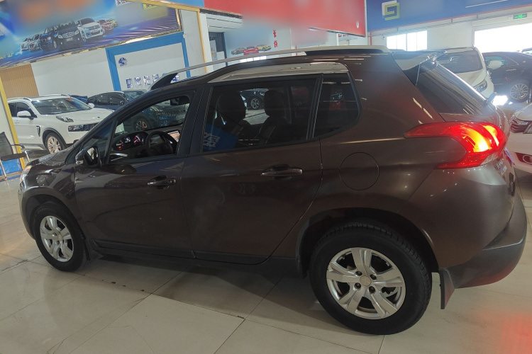 标致2008 2014款 1.6L 手动潮流版车身外观4