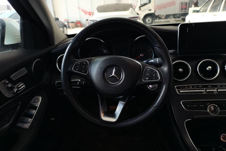 奔驰C级 2017款 改款 C 200 L 4MATIC 运动版中控内饰13