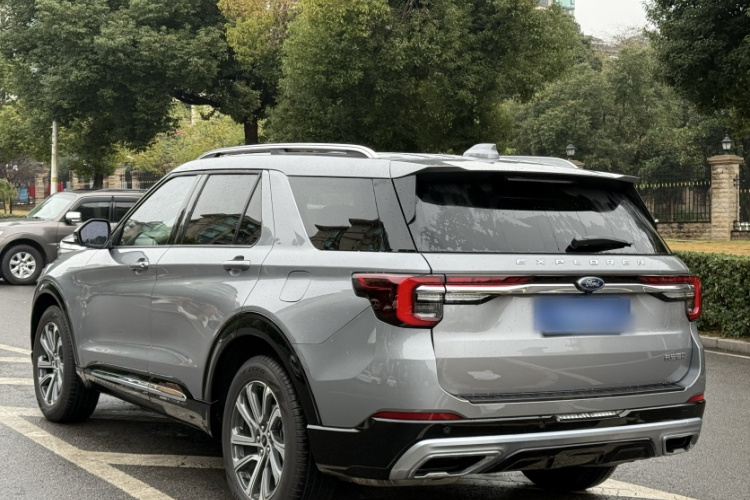 福特 探险者 2024款 2.3T EcoBoost 后驱风尚版 6座车身外观6006