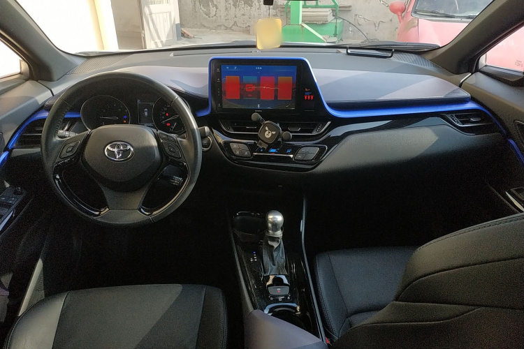 丰田 奕泽IZOA 2020款 2.0L 奕驰版中控内饰7002