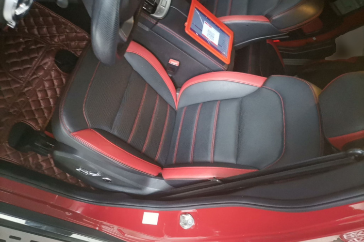 北京越野 北京BJ40 2019款 PLUS 2.3T 自动四驱尊享版 国VI中控内饰19