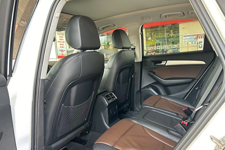 奥迪Q5 2016款 40 TFSI 技术型中控内饰7003