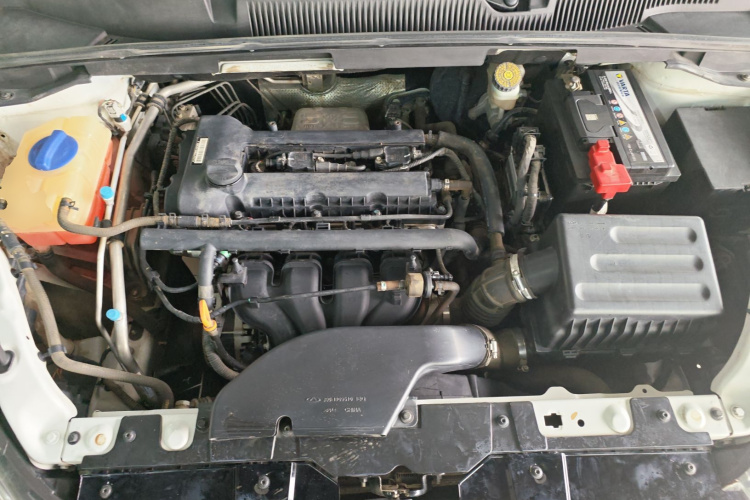 奇瑞 艾瑞泽5 2019款 1.5L CVT青春版 国V机舱底盘24