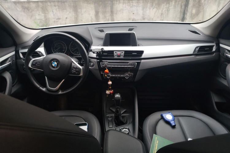 宝马X1 2018款 sDrive18Li 时尚型中控内饰12