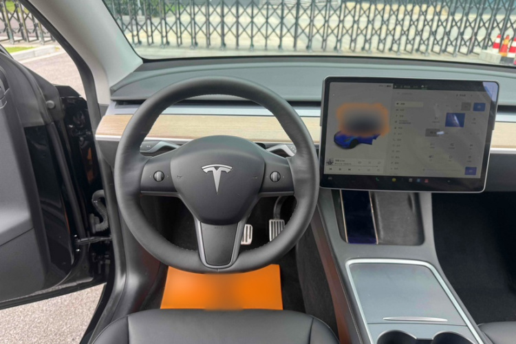 特斯拉 Model Y 2021款 标准续航后驱版中控内饰7014