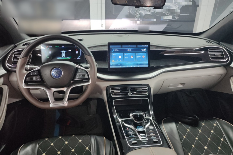 比亚迪 秦PLUS 2023款 冠军版 EV 510KM超越型中控内饰7002