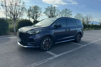 荣威iMAX8 2022款 400TGI 尊荣版