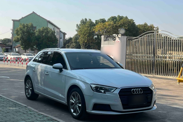 奥迪A3 2018款 30周年年型 Sportback 35 TFSI 进取型车身外观6002