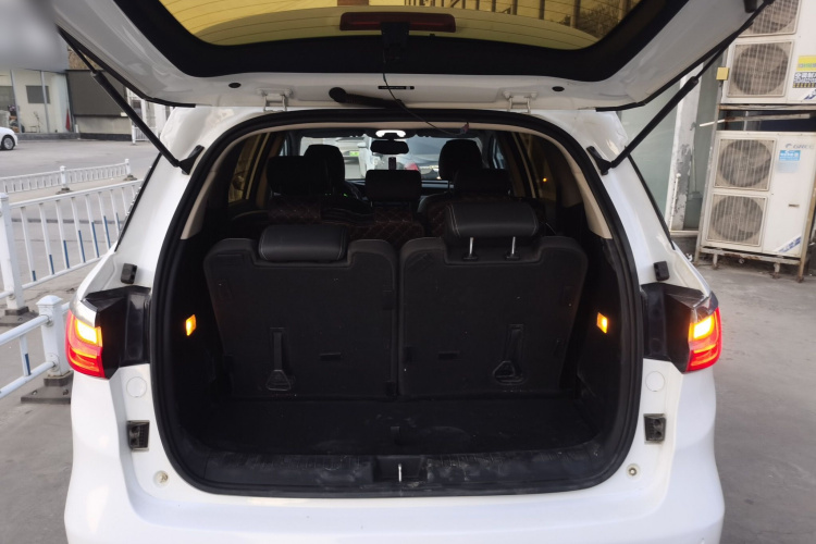 比亚迪 宋MAX 2019款 1.5T 自动智联睿逸天窗型 7座 国VI机舱底盘23