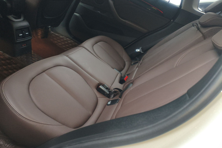 宝马X1 2020款 sDrive20Li 尊享型中控内饰21