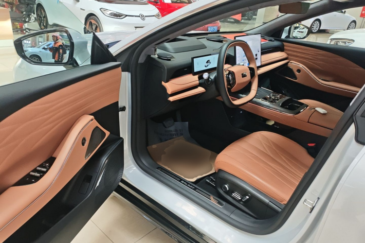 吉利银河 银河星耀8 2025款 130km EM-i 旗舰版中控内饰20