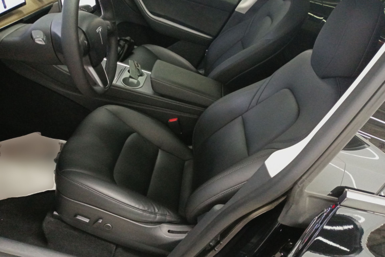 特斯拉 Model Y 2021款 标准续航后驱版中控内饰19