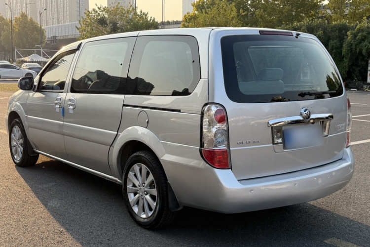 别克GL8 2014款 2.4L 经典版车身外观6001