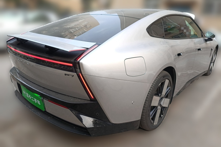 小鹏P7 2025款 702 长续航 Ultra车身外观7