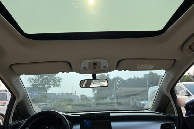 比亚迪 宋MAX 2021款 升级版 1.5T 自动豪华型 7座局部细节22