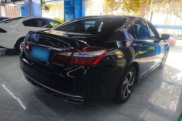 本田 雅阁 2016款 2.0L 舒适版车身外观7