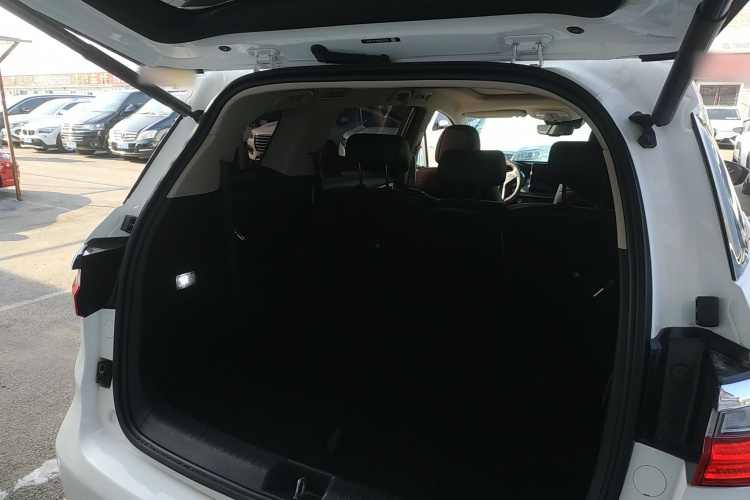 比亚迪 宋MAX新能源 2019款 DM 1.5T 智联致耀型 7座 国V机舱底盘23