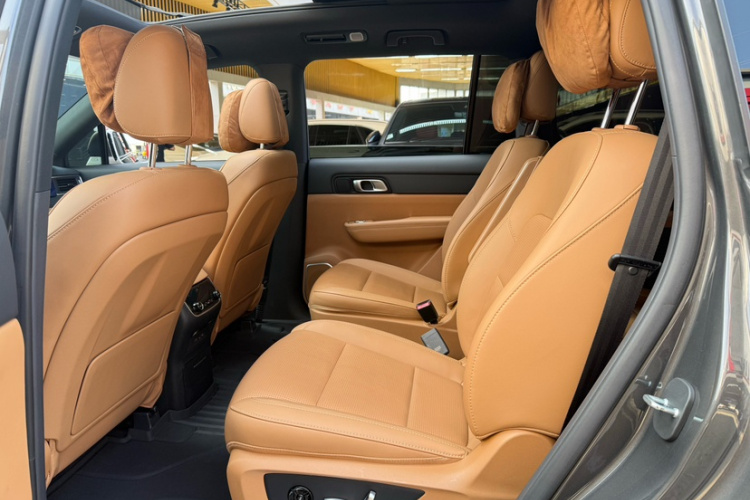 理想汽车 理想ONE 2021款 增程6座版中控内饰7006