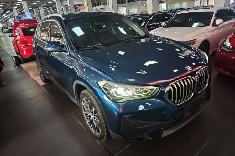 宝马X1 2021款 sDrive25Li 领先型车身外观6002