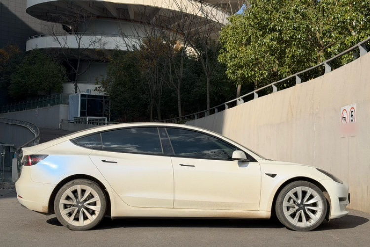 特斯拉 Model 3 2022款 后轮驱动版车身外观6002