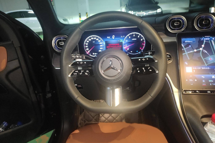 奔驰GLC 2023款 GLC 260 L 4MATIC 豪华型 5座局部细节13