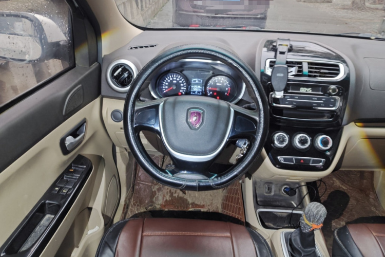 华晨金杯750 2015款 1.5L 舒适型中控内饰13