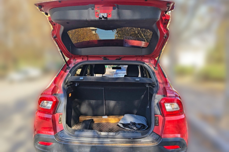 中华V3 2016款 1.5L 手动舒适型中控内饰23