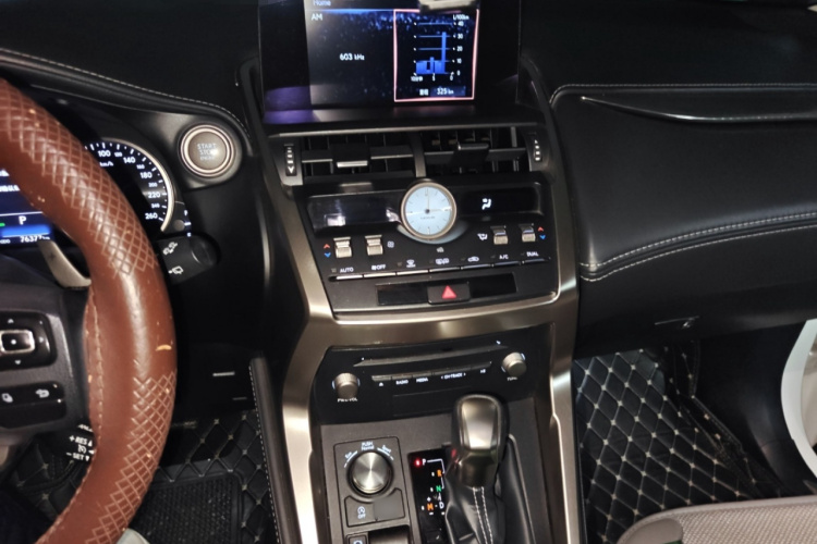 雷克萨斯NX 2017款 200 前驱 锋行版局部细节16