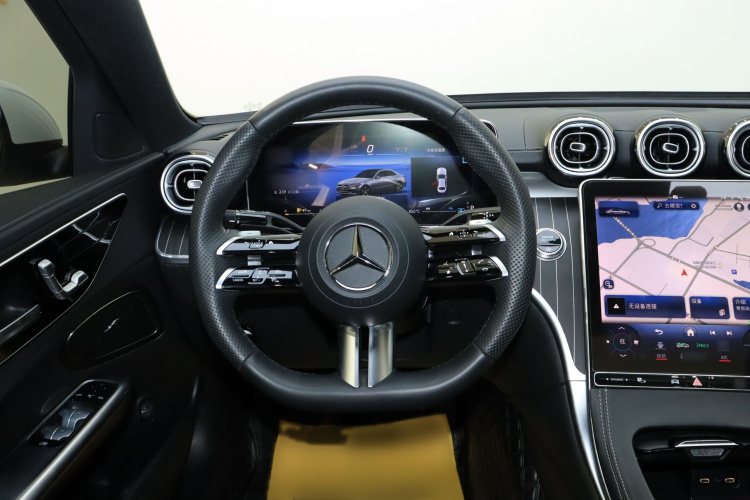 奔驰C级 2023款 改款 C 260 L 运动版中控内饰7006
