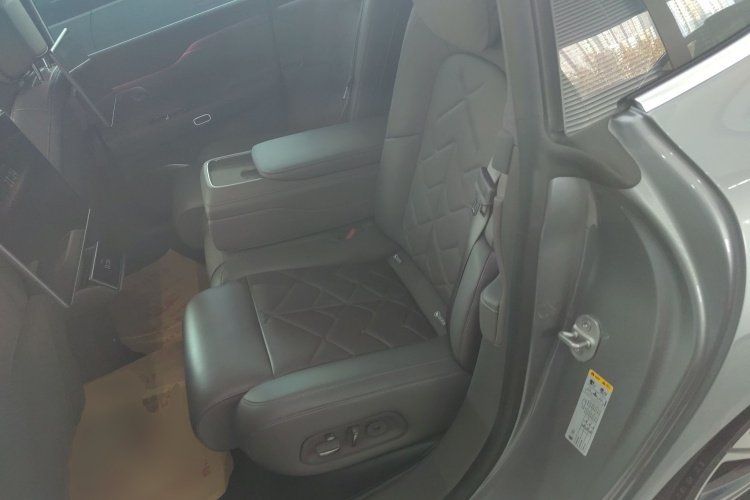 蔚来ET7 2024款 100kWh 行政签名版中控内饰21