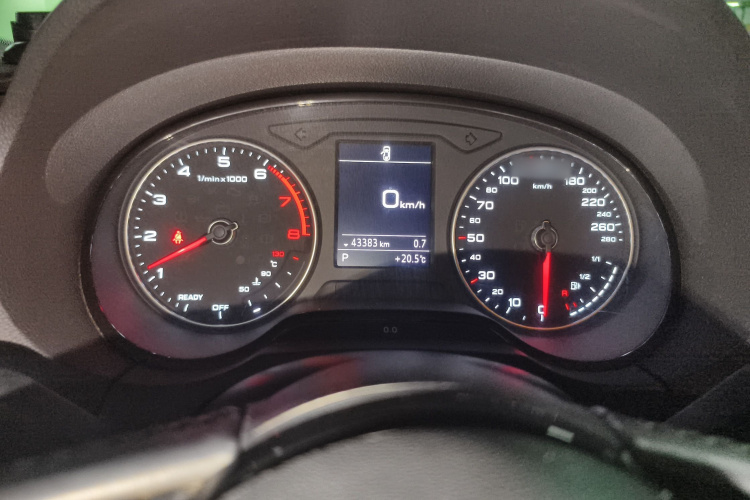 奥迪A3 2018款 30周年年型 Limousine 35 TFSI 时尚型局部细节14