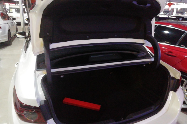 马自达3 昂克赛拉 2022款 2.0L 自动质雅版机舱底盘23