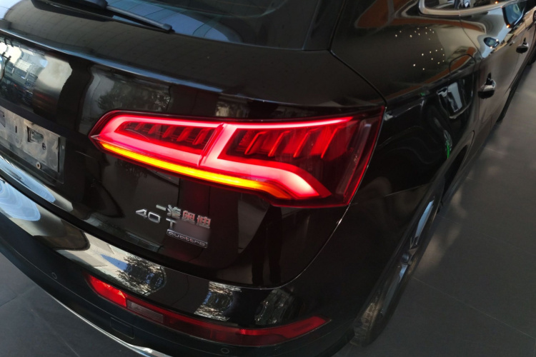 奥迪Q5L 2020款 改款 40 TFSI 荣享时尚型车身外观9