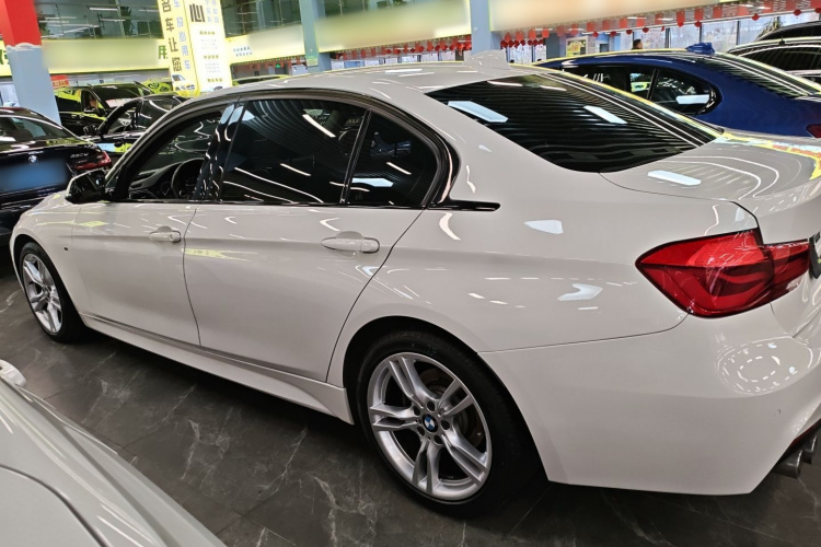 宝马3系 2019款 320Li M运动套装车身外观4