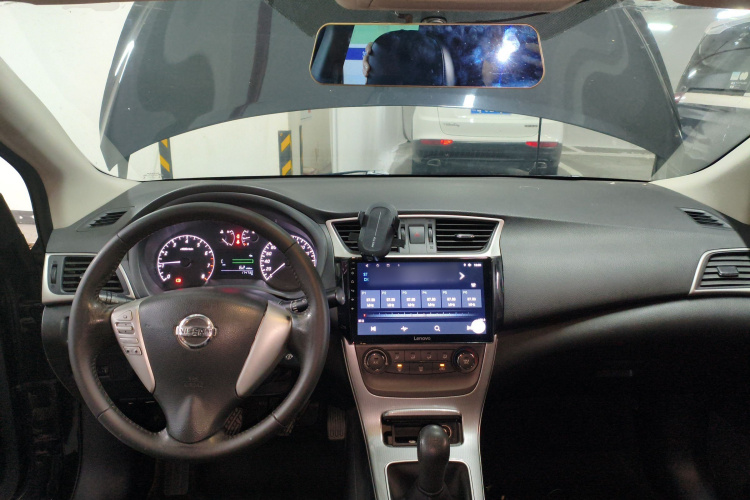 日产 轩逸 2012款 1.6XL 手动豪华版中控内饰12