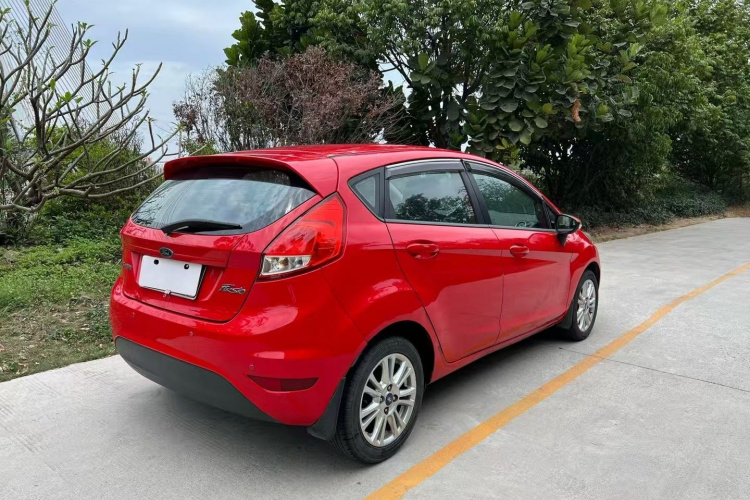 福特 嘉年华 2013款 两厢 1.5L 自动时尚型车身外观6008