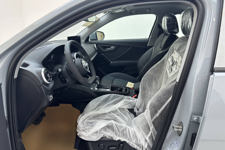 奥迪Q2L 2025款 35TFSI 时尚动感型中控内饰7005