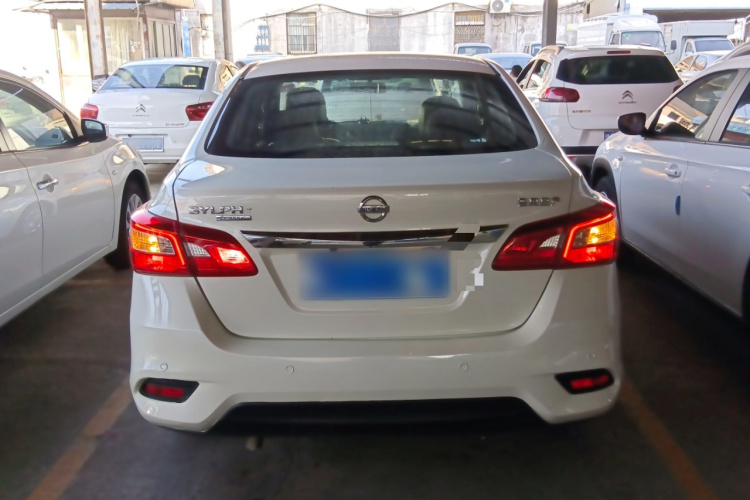 日产 轩逸 2022款 经典 1.6XE CVT舒适版车身外观6