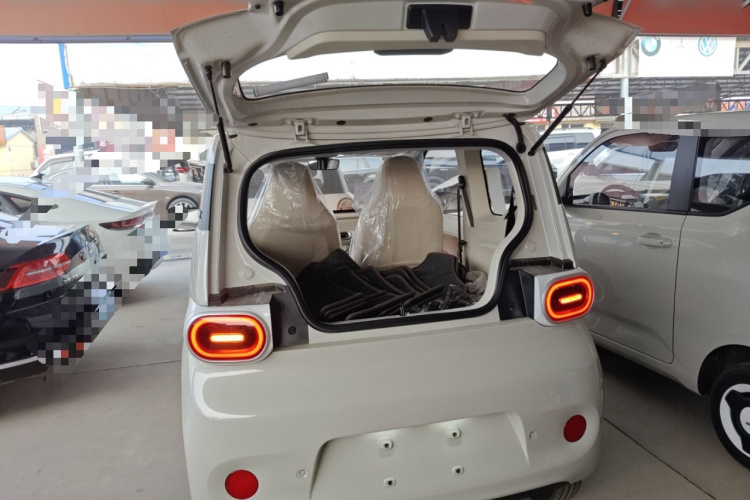 五菱汽车 宏光MINIEV 2024款 第三代 215km 青春版机舱底盘23