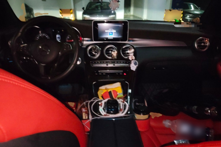 奔驰GLC 2019款 GLC 260 L 4MATIC 动感型中控内饰12