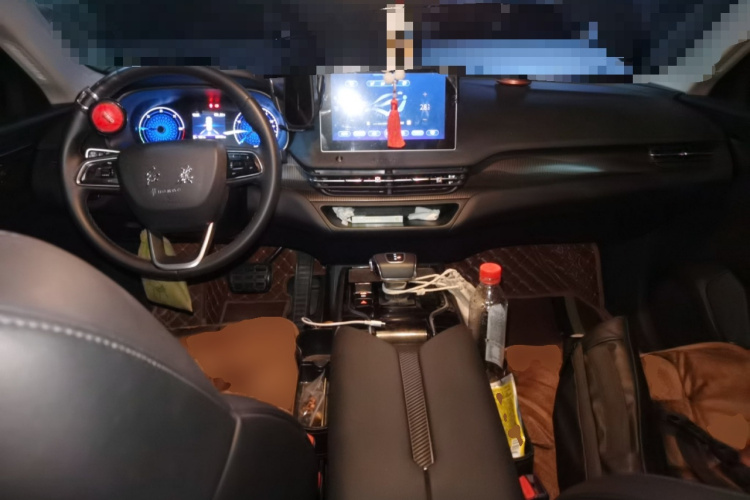 红旗E-QM5 2023款 改款 基础出行版中控内饰12