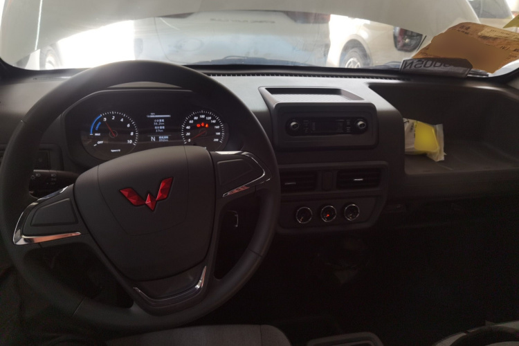 五菱汽车 五菱扬光 2025款 400km 客车版舒适型中控内饰12