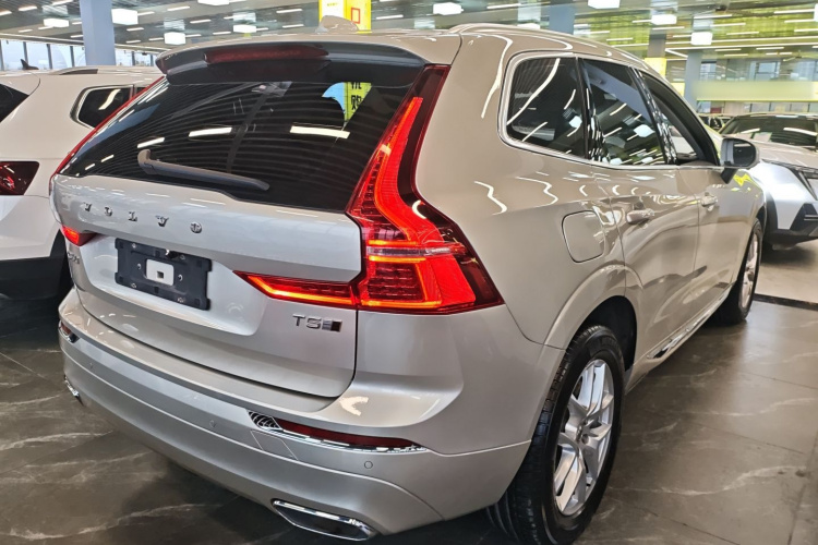 沃尔沃XC60 2021款 T5 四驱智逸豪华版车身外观7